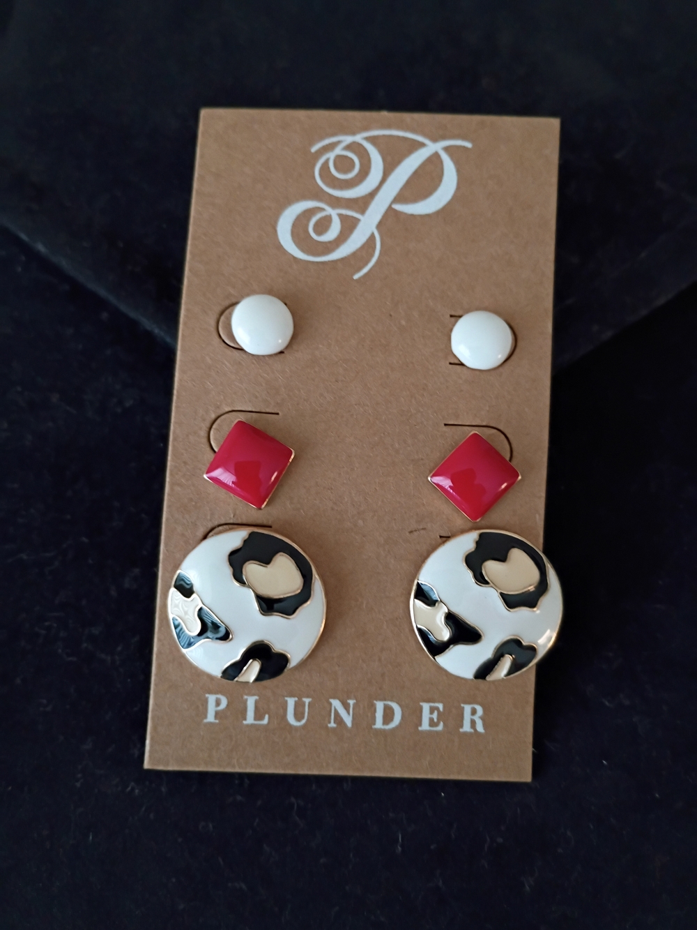 Plunder Three-Pair Stud Set — White, Black & Red